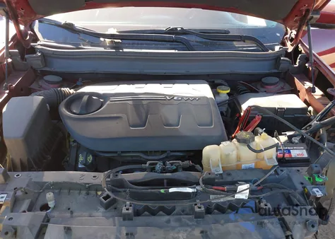 2019 Jeep Cherokee Overland 4X4 from USA, damaged, VIN 1C4PJMJX5KD136229